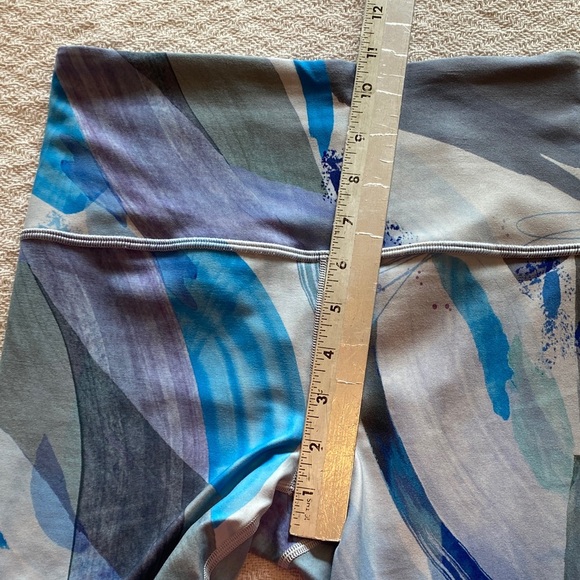 Athleta elation 7/8 tight Blue and Gray Patterned Leggings - Picture 7 of 10